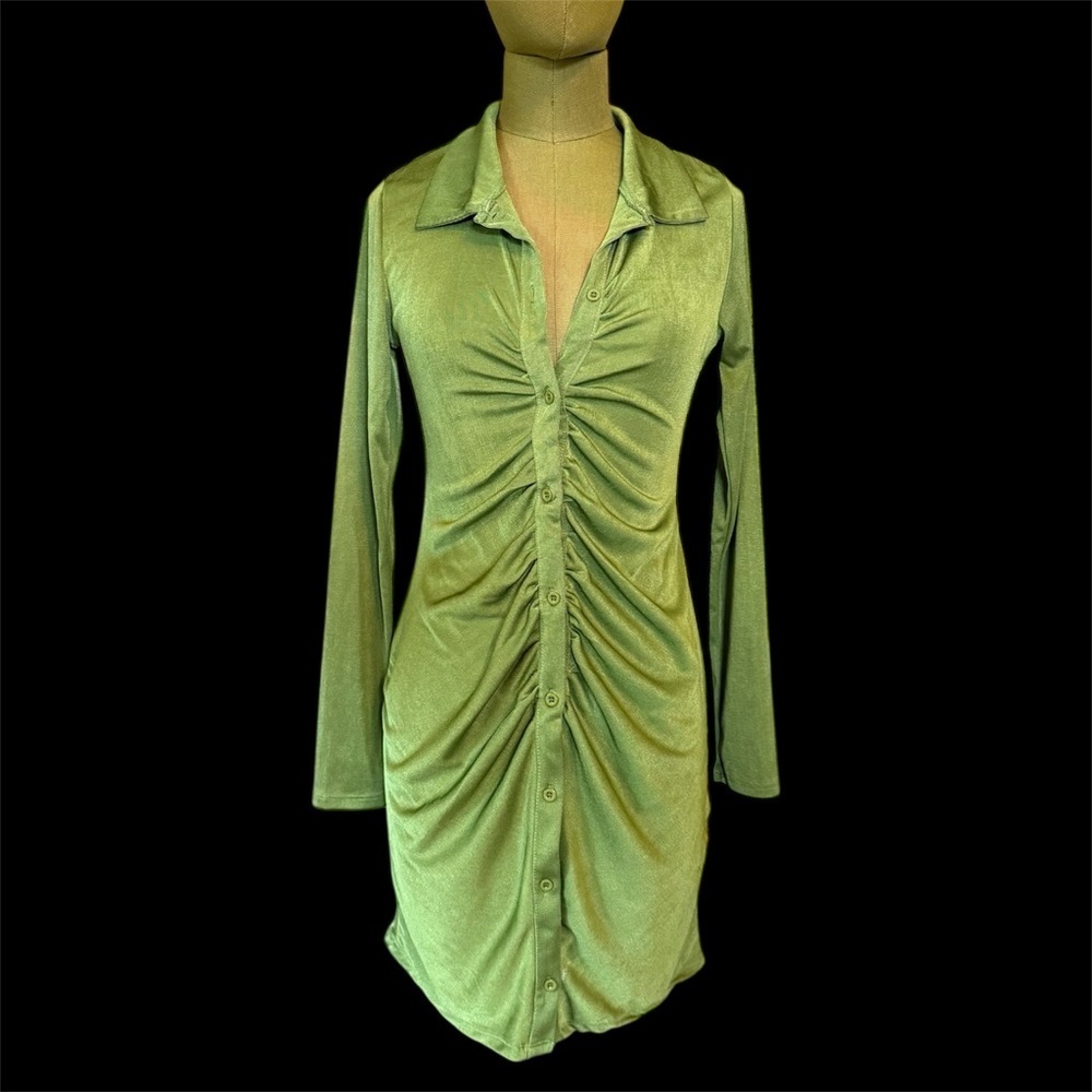 Green Ruched Button-Up Dress - Picture 5 of 6
